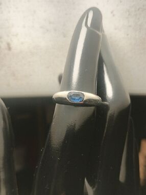 Dazzling Blue Gemstone Ring Possibly Blue Topaz Set In Silver (Tone) Size 5.5